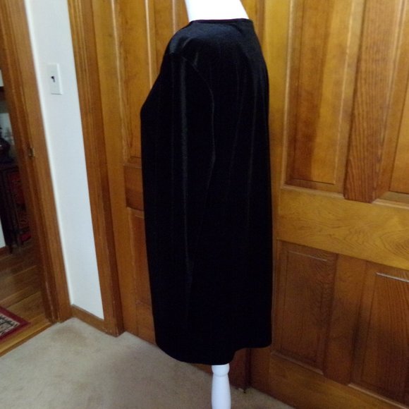 LADIES BLACK TOP - Picture 4 of 6